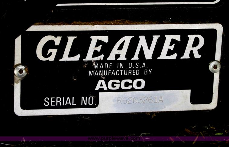 image for item G9221 1993 Gleaner R62 combine