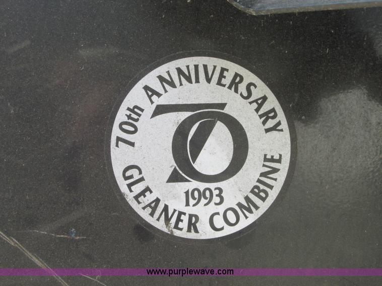 image for item G9221 1993 Gleaner R62 combine