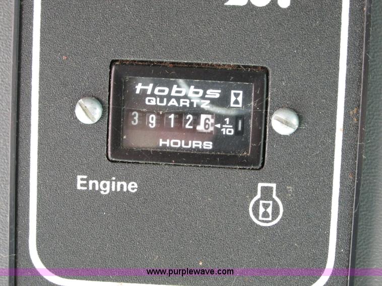 image for item G9221 1993 Gleaner R62 combine