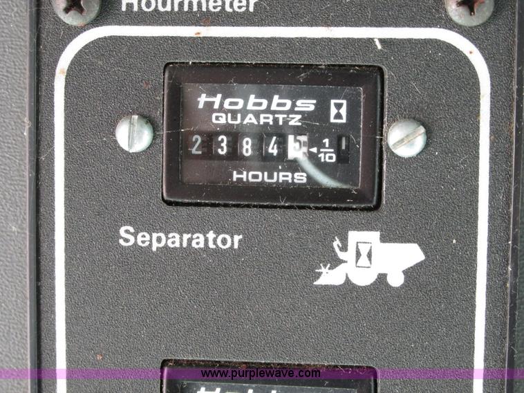 image for item G9221 1993 Gleaner R62 combine