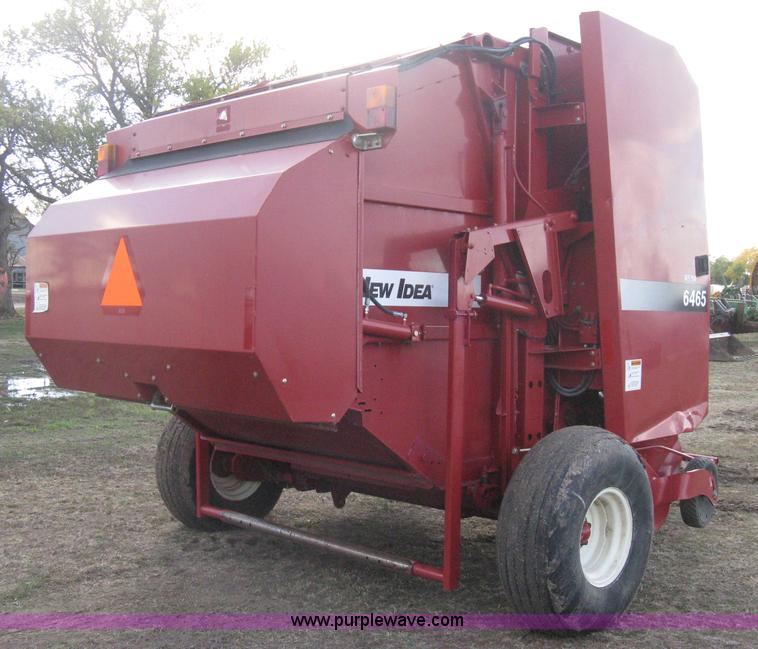 image for item H4456 2005 New Idea 6465 round baler