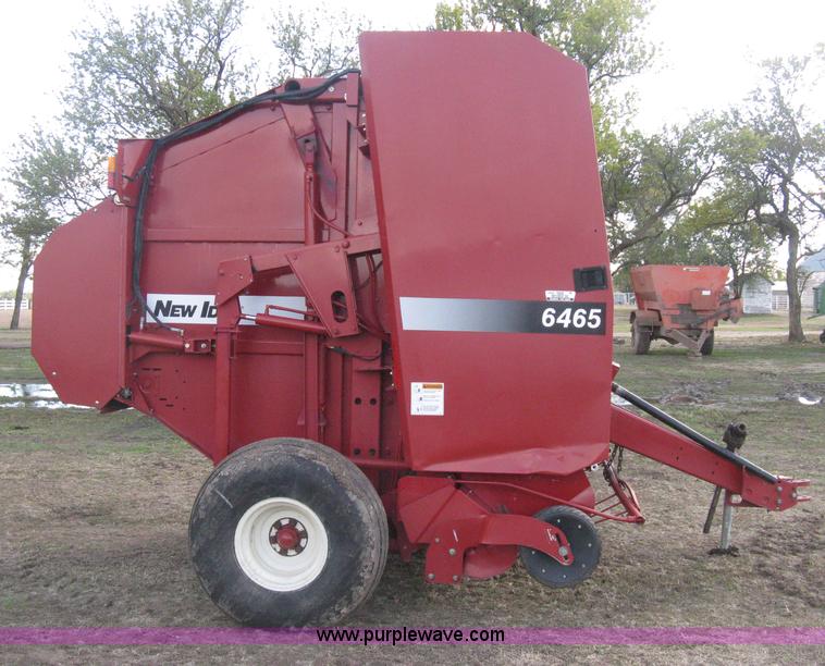 image for item H4456 2005 New Idea 6465 round baler