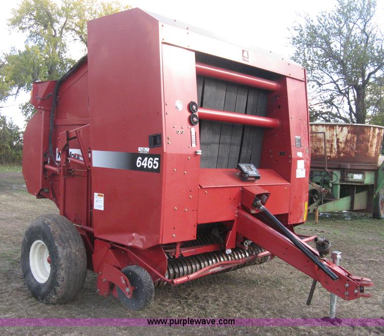 image for item H4456 2005 New Idea 6465 round baler