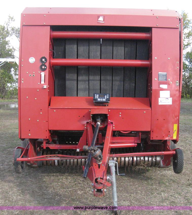image for item H4456 2005 New Idea 6465 round baler