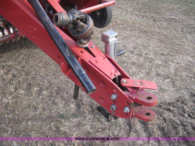 image for item H4456 2005 New Idea 6465 round baler