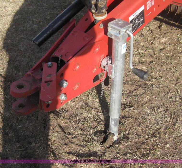 image for item H4456 2005 New Idea 6465 round baler