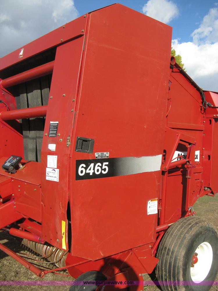 image for item H4456 2005 New Idea 6465 round baler