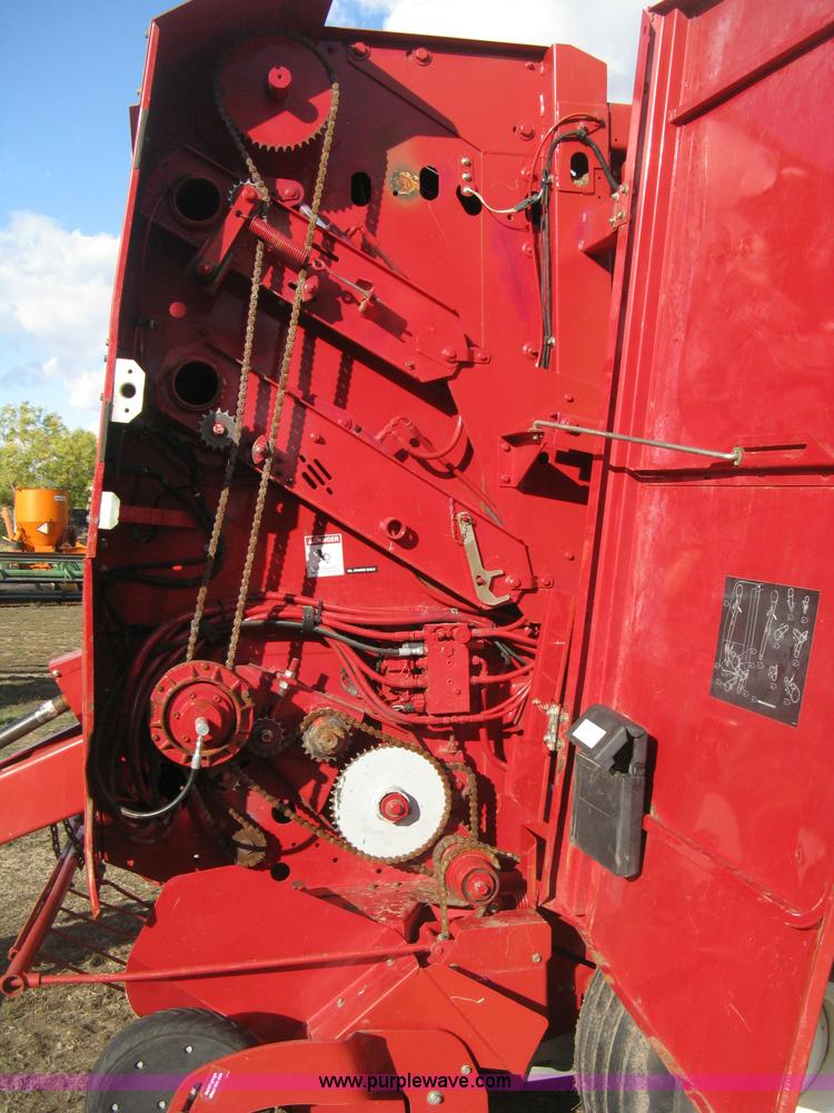 image for item H4456 2005 New Idea 6465 round baler