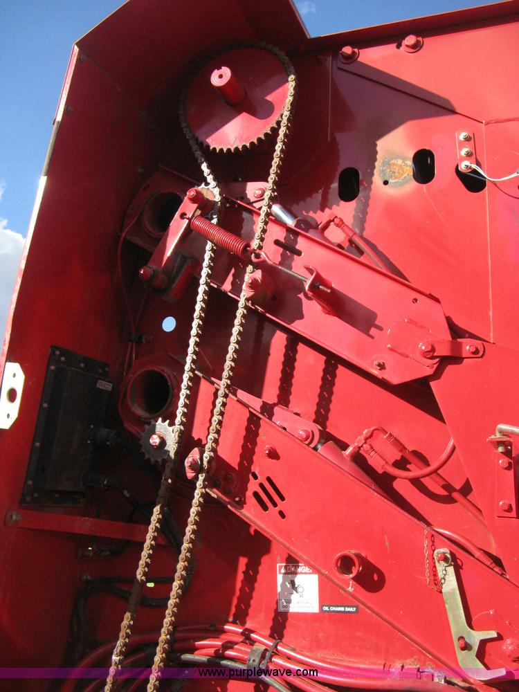 image for item H4456 2005 New Idea 6465 round baler