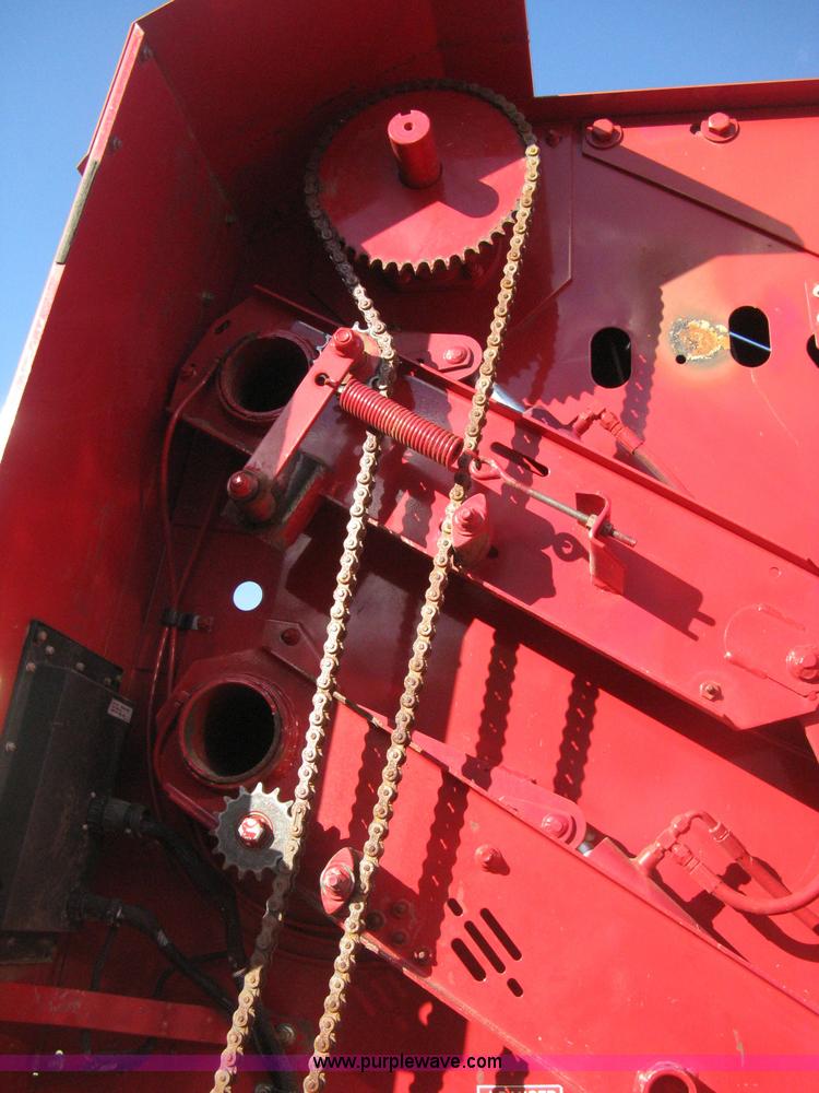 image for item H4456 2005 New Idea 6465 round baler