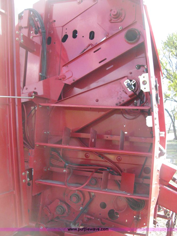 image for item H4456 2005 New Idea 6465 round baler