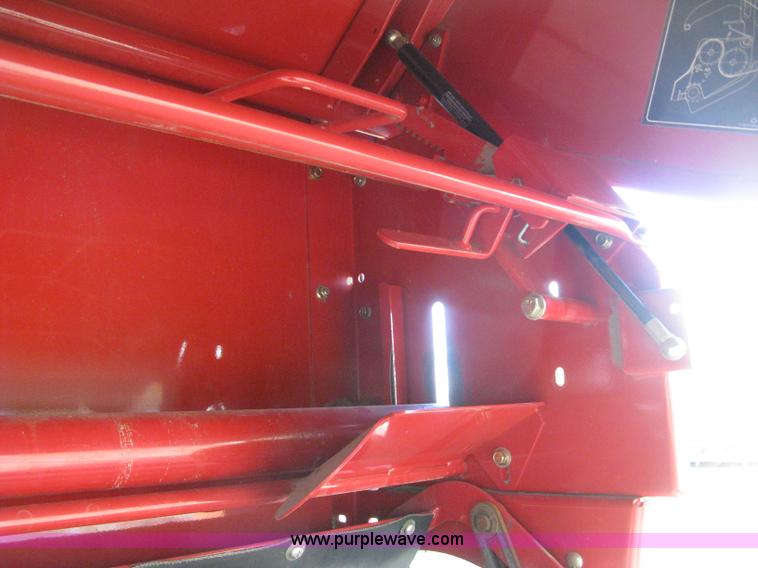 image for item H4456 2005 New Idea 6465 round baler