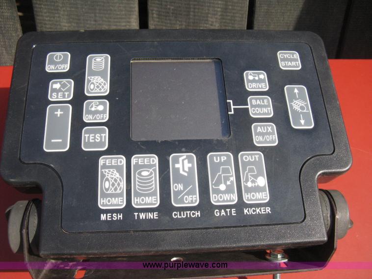 image for item H4456 2005 New Idea 6465 round baler