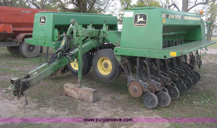 image for item H4458 John Deere 455 grain drill