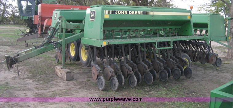 image for item H4458 John Deere 455 grain drill