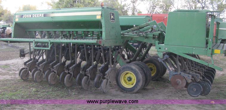 image for item H4458 John Deere 455 grain drill