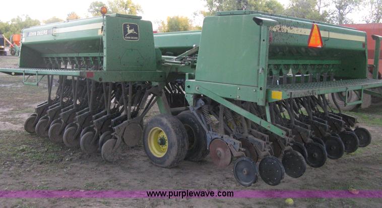 image for item H4458 John Deere 455 grain drill