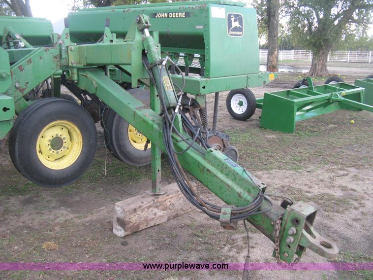 image for item H4458 John Deere 455 grain drill
