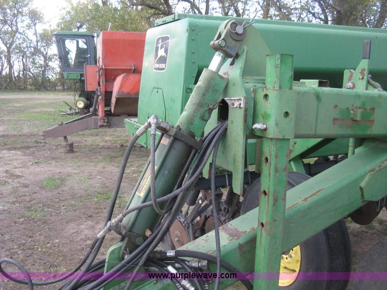 image for item H4458 John Deere 455 grain drill