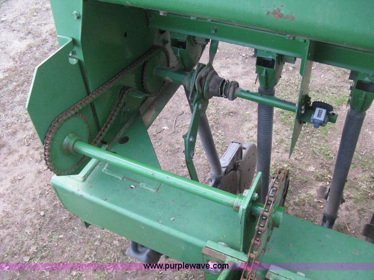image for item H4458 John Deere 455 grain drill