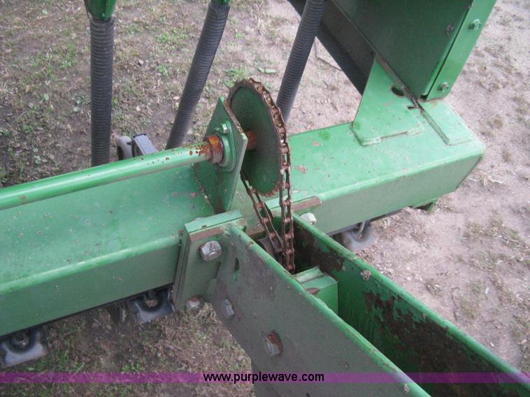 image for item H4458 John Deere 455 grain drill