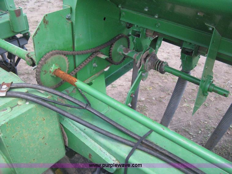 image for item H4458 John Deere 455 grain drill