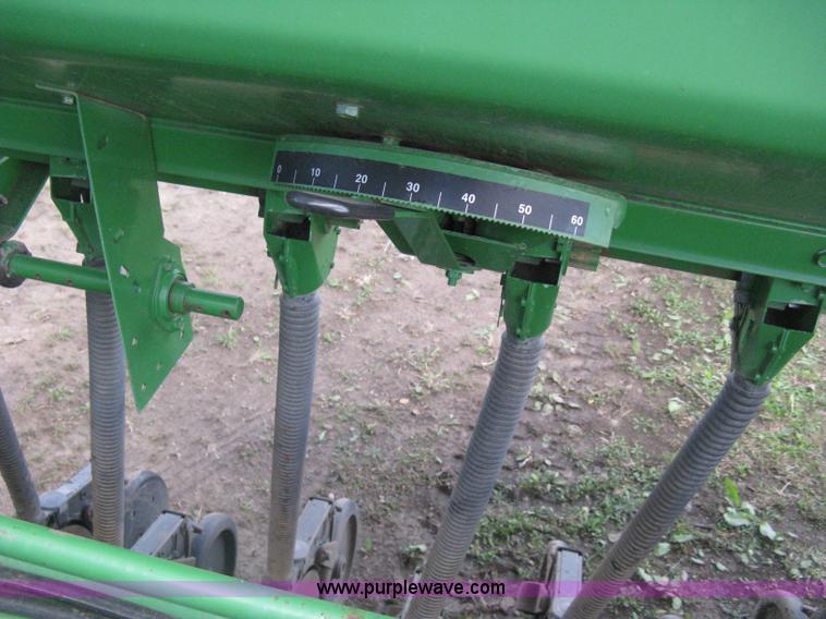 image for item H4458 John Deere 455 grain drill