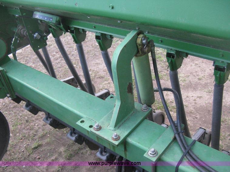 image for item H4458 John Deere 455 grain drill