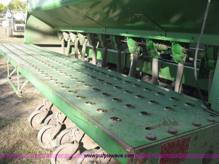 image for item H4458 John Deere 455 grain drill