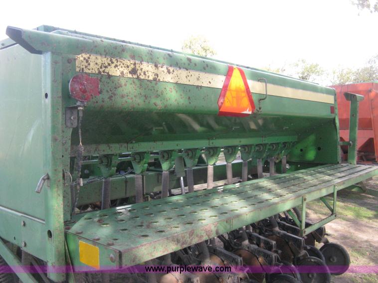 image for item H4458 John Deere 455 grain drill