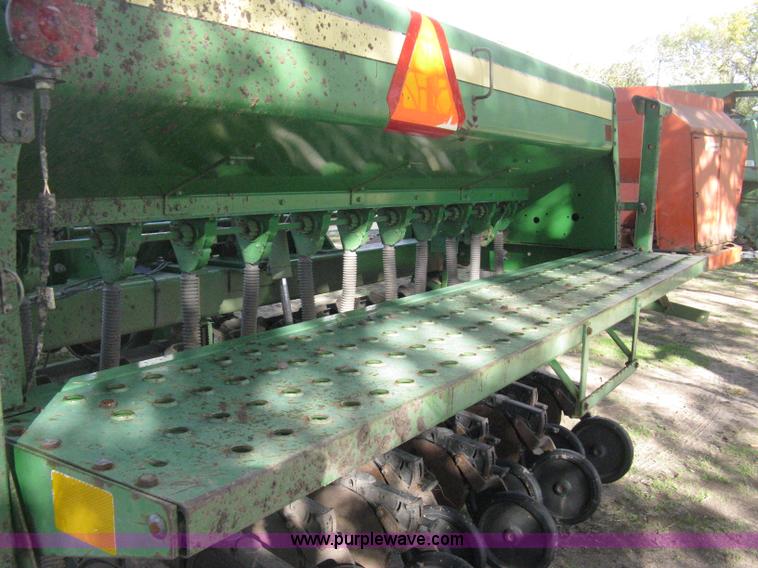 image for item H4458 John Deere 455 grain drill