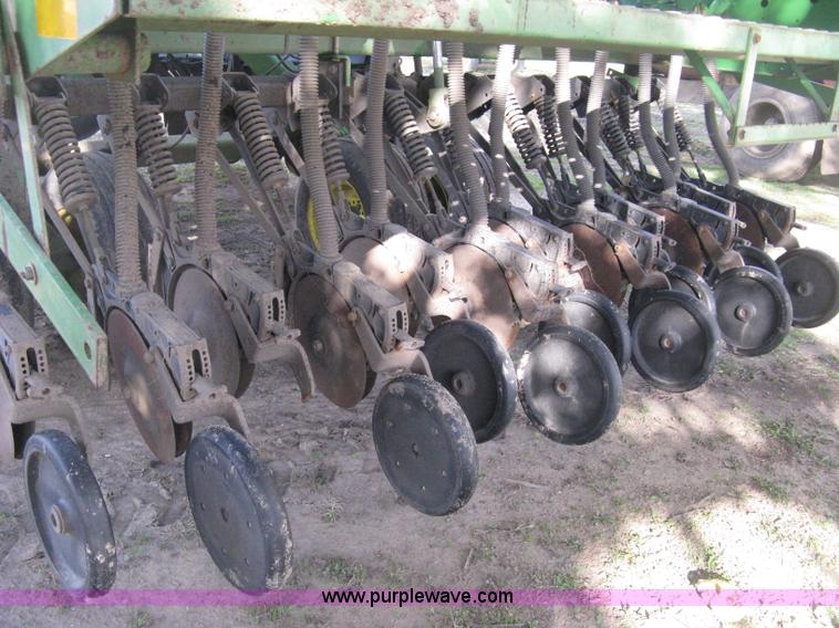 image for item H4458 John Deere 455 grain drill