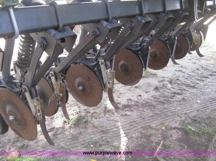 image for item H4458 John Deere 455 grain drill