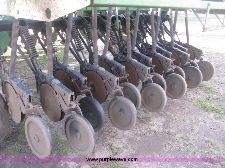 image for item H4458 John Deere 455 grain drill