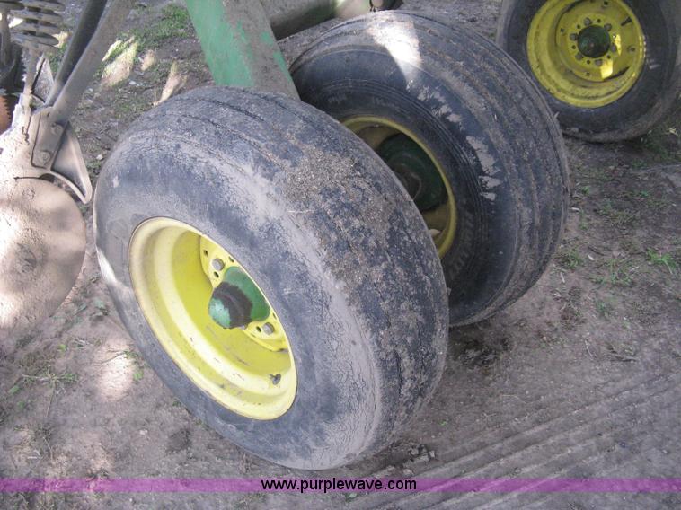 image for item H4458 John Deere 455 grain drill