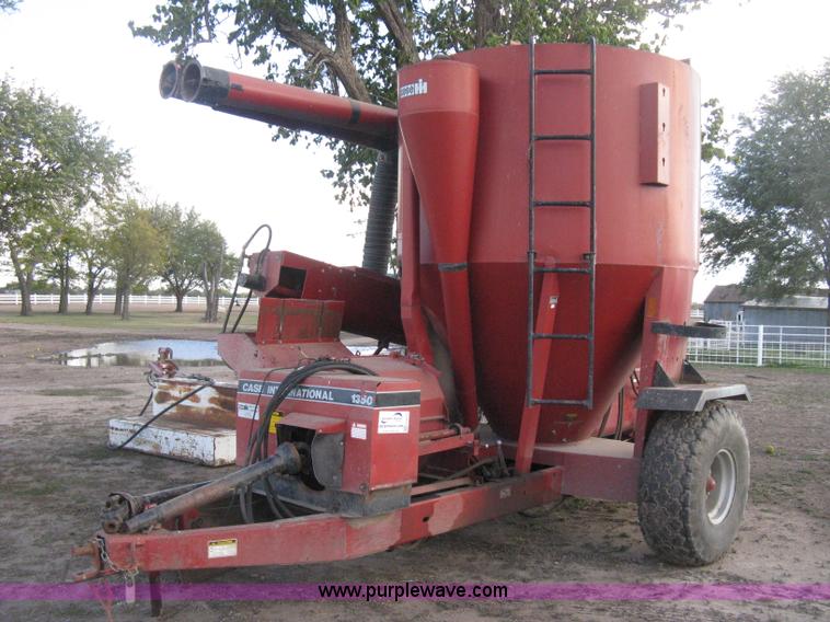image for item H4472 Case 1350 grinder/mixer