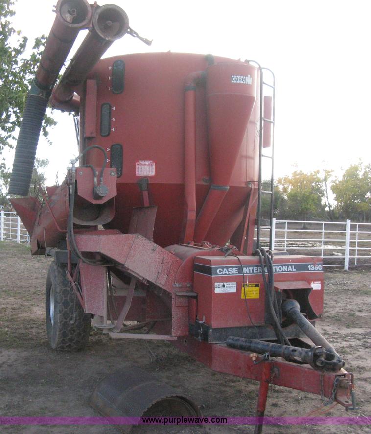 image for item H4472 Case 1350 grinder/mixer