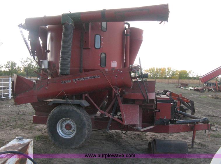 image for item H4472 Case 1350 grinder/mixer