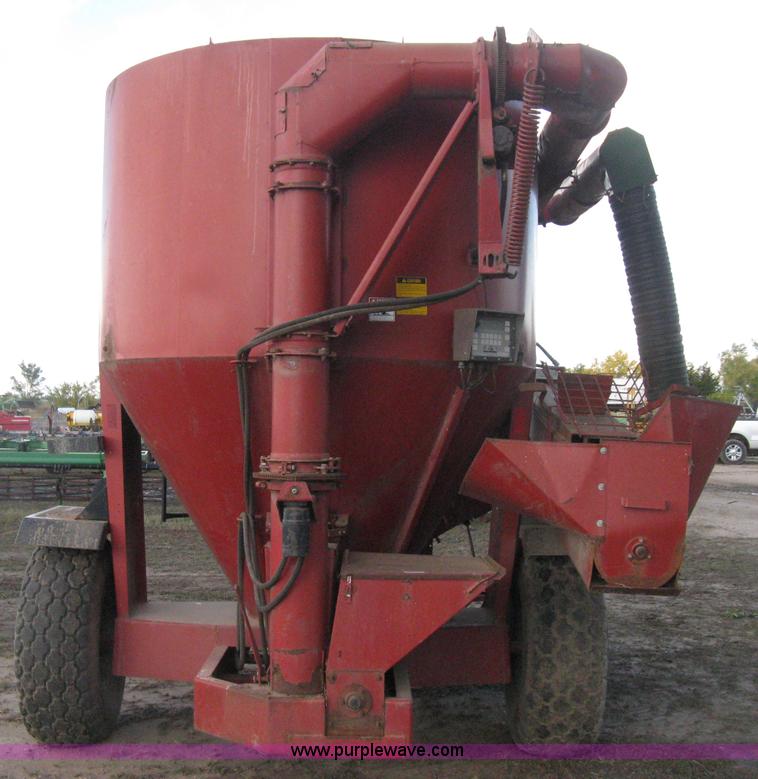 image for item H4472 Case 1350 grinder/mixer
