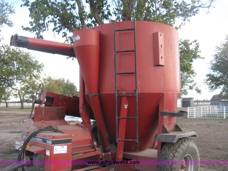 image for item H4472 Case 1350 grinder/mixer