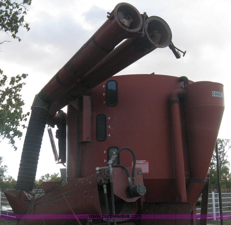 image for item H4472 Case 1350 grinder/mixer