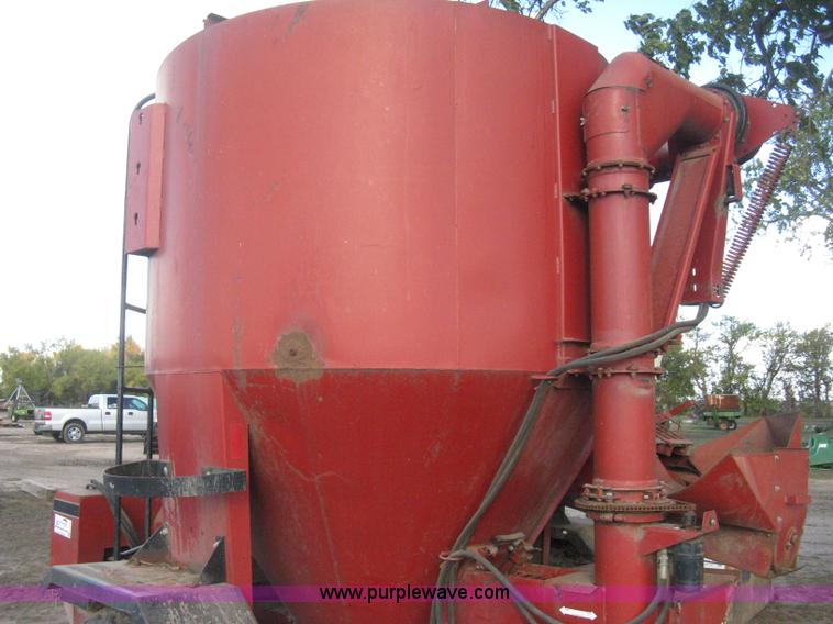 image for item H4472 Case 1350 grinder/mixer