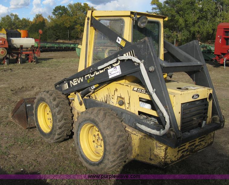 image for item H4475 1988 New Holland L553 skid steer
