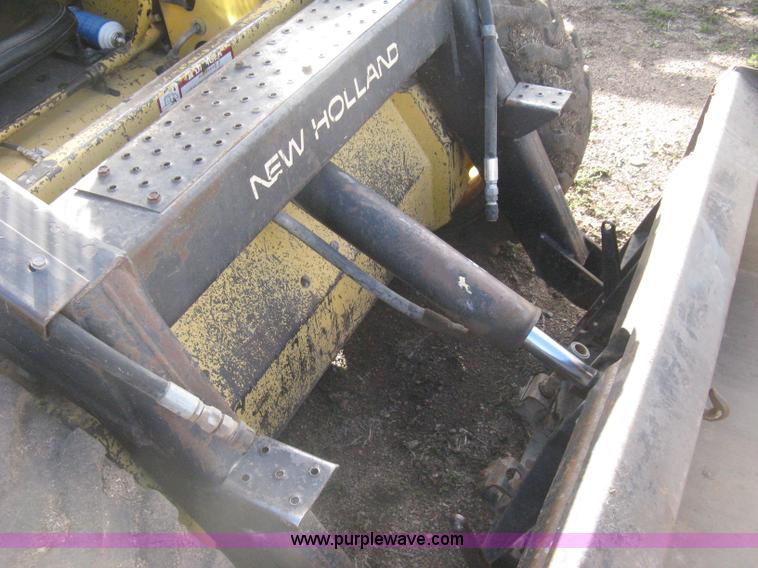 image for item H4475 1988 New Holland L553 skid steer