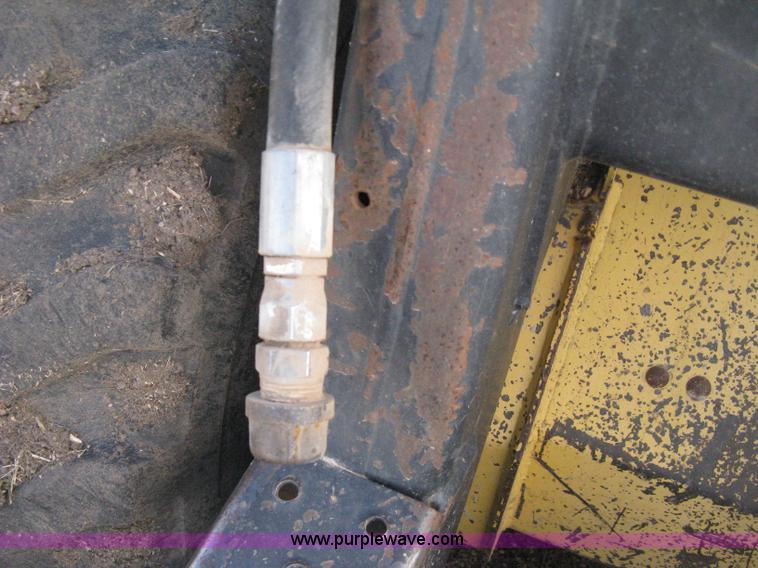 image for item H4475 1988 New Holland L553 skid steer