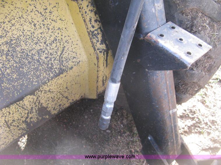 image for item H4475 1988 New Holland L553 skid steer