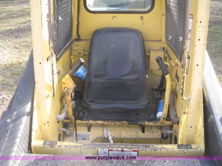 image for item H4475 1988 New Holland L553 skid steer