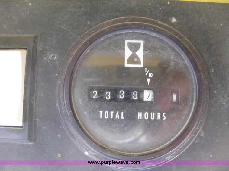 image for item H4475 1988 New Holland L553 skid steer