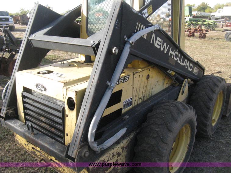 image for item H4475 1988 New Holland L553 skid steer