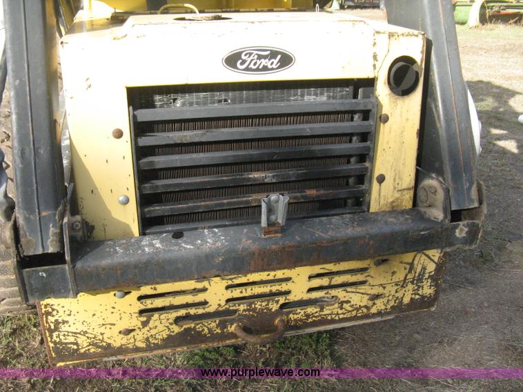 image for item H4475 1988 New Holland L553 skid steer